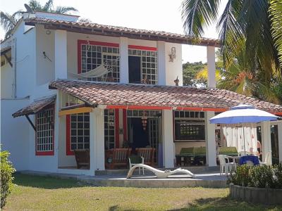 Se Vende Hermosa  Casa de Playa En San Antero, 235 mt2, 3 habitaciones