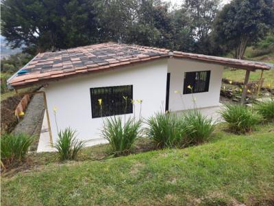 Se vende casa campestre en Santa Elena, 75 mt2, 2 habitaciones