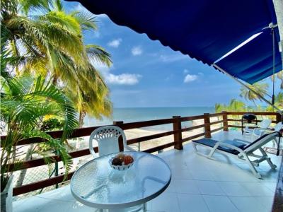 Se vende Casa en frente de la playa en conjunto cerrado, Santa Marta, 220 mt2, 5 habitaciones