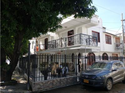 En venta HERMOSA Casa Esquinera - Sector Universitario _  Santa Marta., 120 mt2, 4 habitaciones