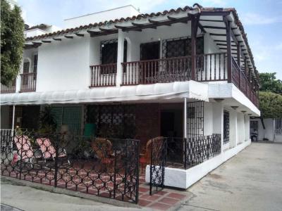 Casa cerca al mar Santa Marta, 150 mt2, 4 habitaciones