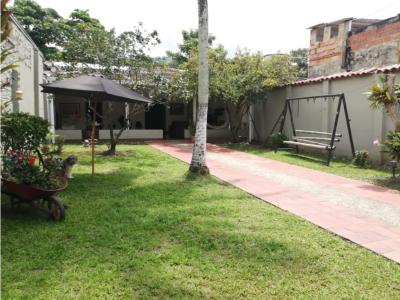 Maat vende Casa Campestre Villeta-Alfondo Lopez, 557m2 $830Millones, 557 mt2, 5 habitaciones