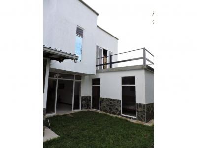 Se Vende Casa Campestre En Condominio Sector Pueblo Tapao, 335 mt2, 6 habitaciones