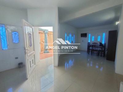 CASA VENTA ALTOS DE MARACAIBO. VIA AL AEROPUERTO MARACAIBO API 5520, 140 mt2, 3 habitaciones