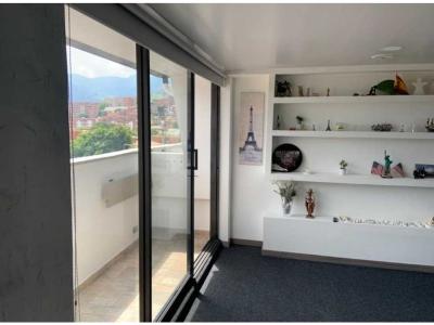 Venta de apartamento dúplex en barrio los Colores Medellín, 145 mt2, 3 habitaciones