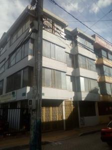 Vendo Edificio Comercial Los Monjes, 860 mt2, 9 habitaciones