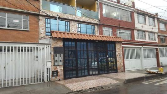 Edificio En Venta En Bogota En Villa Luz V45295, 480 mt2, 10 habitaciones