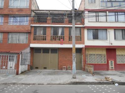 Edificio En Venta En Bogota En Villa Luz V30268, 346 mt2, 7 habitaciones