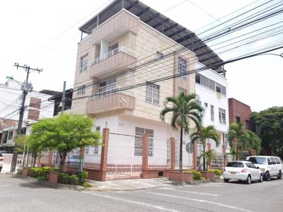 Edificio En Venta En Cali En Urbanizacion La Flora V14268, 680 mt2, 11 habitaciones