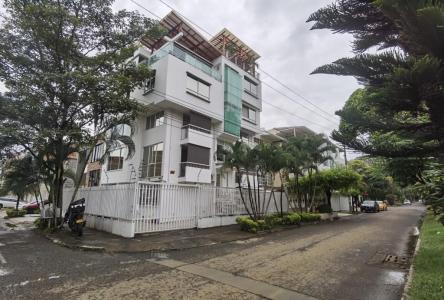 Edificio En Venta En Cali En El Ingenio Ii V14418, 450 mt2, 10 habitaciones