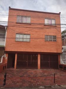 Edificio En Venta En Cali En Primero De Mayo V14516, 290 mt2, 8 habitaciones