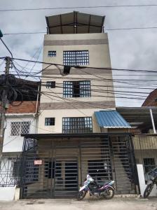 Edificio En Venta En Cali En El Trebol V15124, 750 mt2, 19 habitaciones