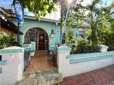 Se vende casa adecuada como hotel en el centro de Santa Marta, 526 mt2, 14 habitaciones