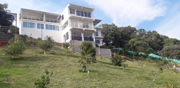 Finca En Venta En Altos Del Rosario V6885, 517 mt2, 3 habitaciones