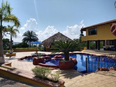 Finca En Venta En Altos Del Rosario V7158, 1000 mt2, 7 habitaciones