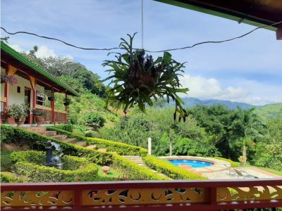 Finca en venta Parcelación el Vergel Ciudad Bolívar Antioquia, 250 mt2, 4 habitaciones