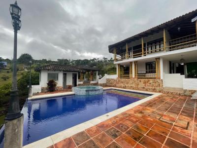 Finca En Venta En Dagua V115993, 373 mt2, 6 habitaciones