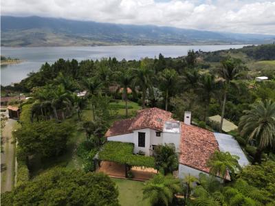 Hermosa finca en venta ubicada en el Lago Calima - Cali - Colombia, 350 mt2, 5 habitaciones