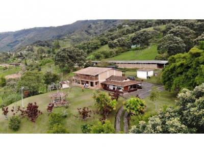 Finca en venta en Juan Cojo Girardota Antioquia, 500 mt2, 10 habitaciones