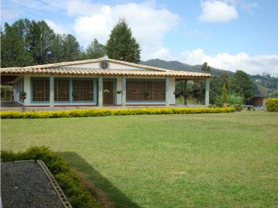 Venta de finca en Guarne, Antioquia - Colombia. , 32767 mt2, 4 habitaciones