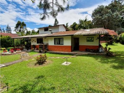 Venta de finca en Guarne , 250 mt2, 3 habitaciones