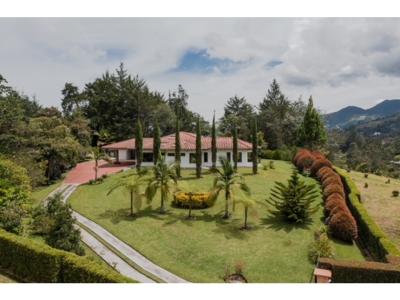 Casa finca en venta La Ceja Antioquia , 481 mt2, 4 habitaciones