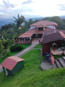 Finca En Venta En Manizales V95297, 400 mt2, 4 habitaciones