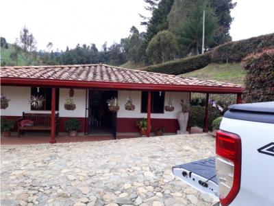 Finca en Vender en Medellín, 300 mt2, 4 habitaciones