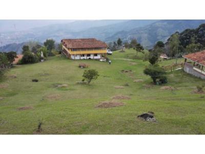 Venta Finca en San Cristóbal, 750 mt2, 8 habitaciones