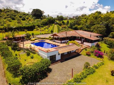 Finca En Venta En Pereira V95150, 1050 mt2, 8 habitaciones