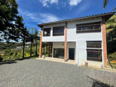 Finca para venta en Rionegro  4505, 400 mt2, 4 habitaciones