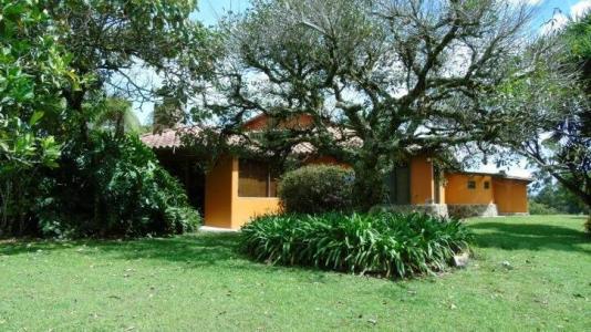 Finca independiente para venta en Rionegro  1372, 500 mt2, 3 habitaciones