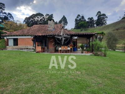 Finca para la venta en Rionegro  2049, 147 mt2, 3 habitaciones