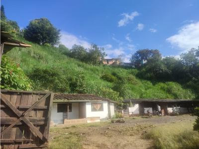 Casa de  campo con Pesebreras Cerca  a Zona Urbana, 200 mt2, 3 habitaciones