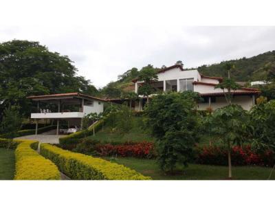 Se Vende hermosa finca en santa fe de Antioquia, 650 mt2, 6 habitaciones