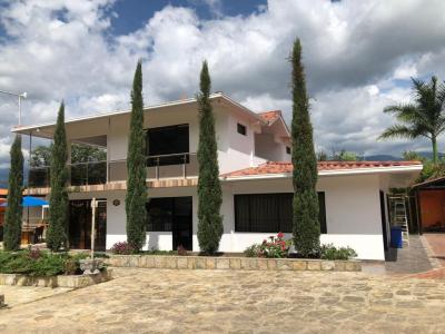 Finca En Venta En Silvania V151058, 630 mt2, 7 habitaciones