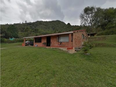 Maat vende Finca, La Magdalena  3.100 M2 $800 Millones, 3100 mt2, 4 habitaciones