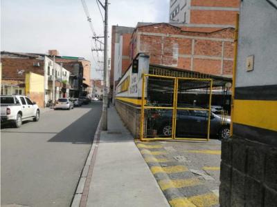 Vendo  parqueadero y 3 locales comerciales centro de Medellín, 350 mt2