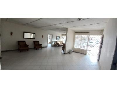 Venta casa lote en sector comercial de la ciudad de Barranquilla, 604 mt2, 4 habitaciones