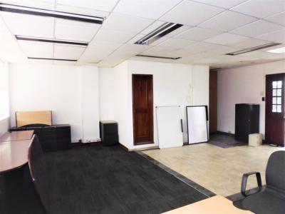 Oficina En Venta En Bogota En Santa Barbara Usaquen V54140, 60 mt2