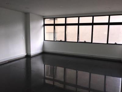 Oficina En Venta En Bogota En Lago Gaitan V45500, 40 mt2