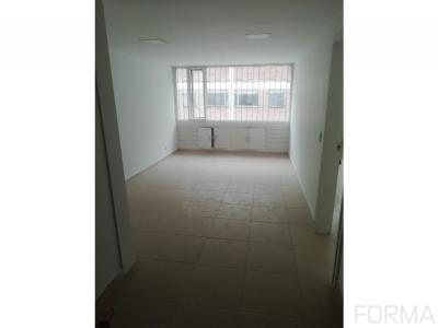 Oficina En Venta En Bogota En Lago Gaitan V48122, 110 mt2