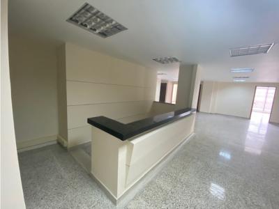 Oficinas, consultorios en el centro de Medellín , 656 mt2, 14 habitaciones