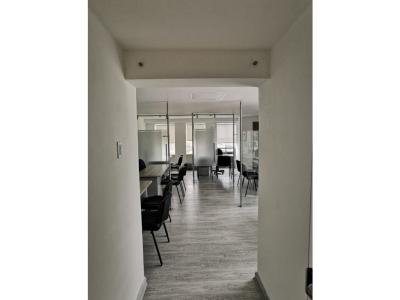 Se vende Oficina en Edificio del centro de Pereira , 42 mt2, 5 habitaciones