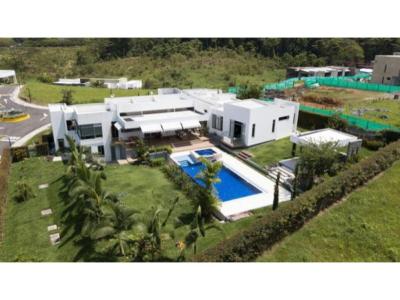 Casa Campestre Malabar Cerritos- Luxury House, 452 mt2, 5 habitaciones