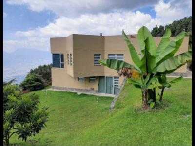Vendo hermosa casa campestre Av. las Palmas , 540 mt2, 3 habitaciones