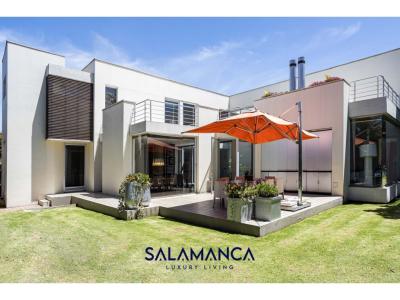 Exclusiva casa con concepto moderno en San Simón, 499 mt2, 4 habitaciones