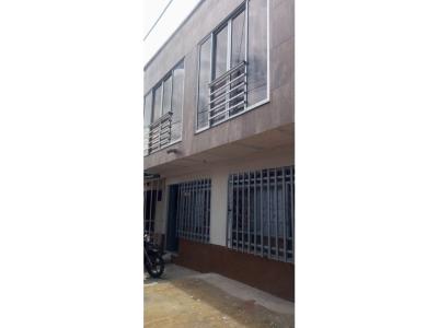 Casa en venta en Calarcá - B/ Valdepeñas  , 138 mt2, 4 habitaciones