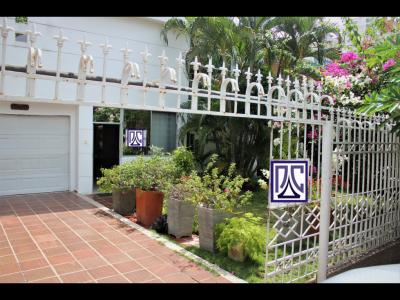 Casa en venta Barrio Alto Prado, 374 mt2, 3 habitaciones
