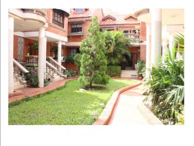 Casa en Venta barrio Villa Santos, 350 mt2, 4 habitaciones